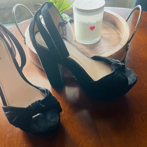 Adorable black high heels - Picture 3 of 3